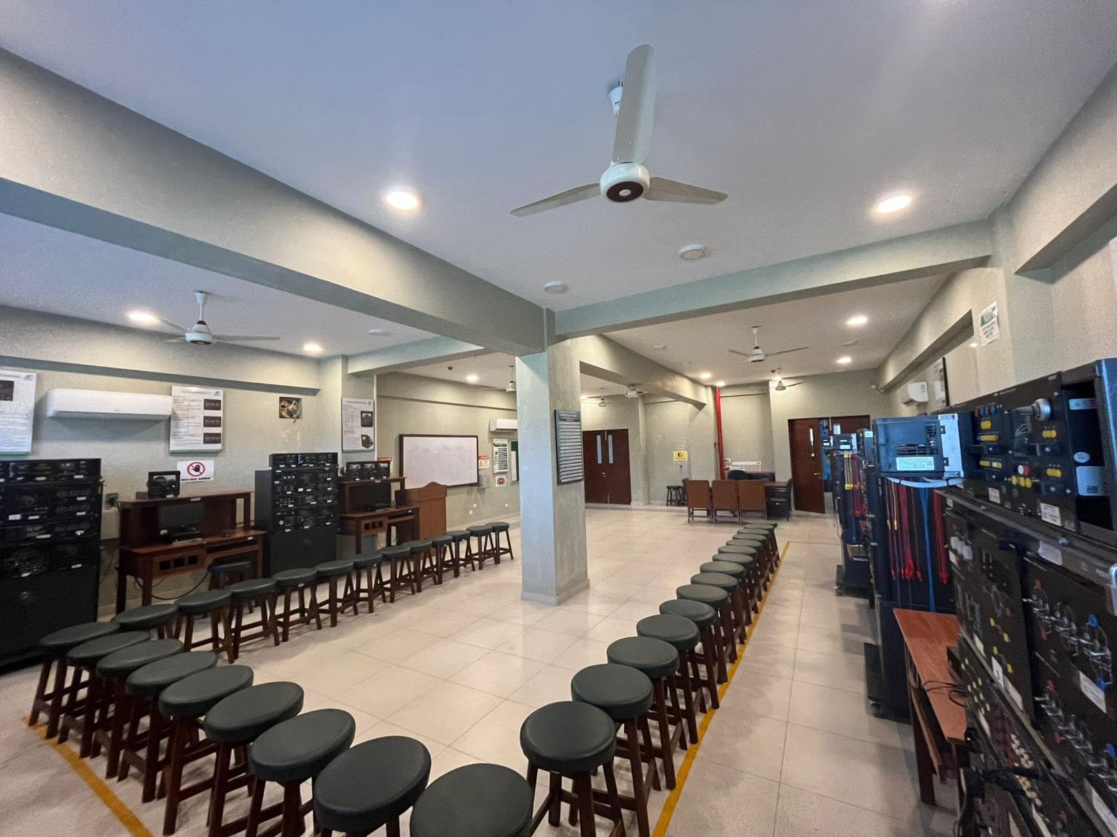 Electronic Lab Image 3