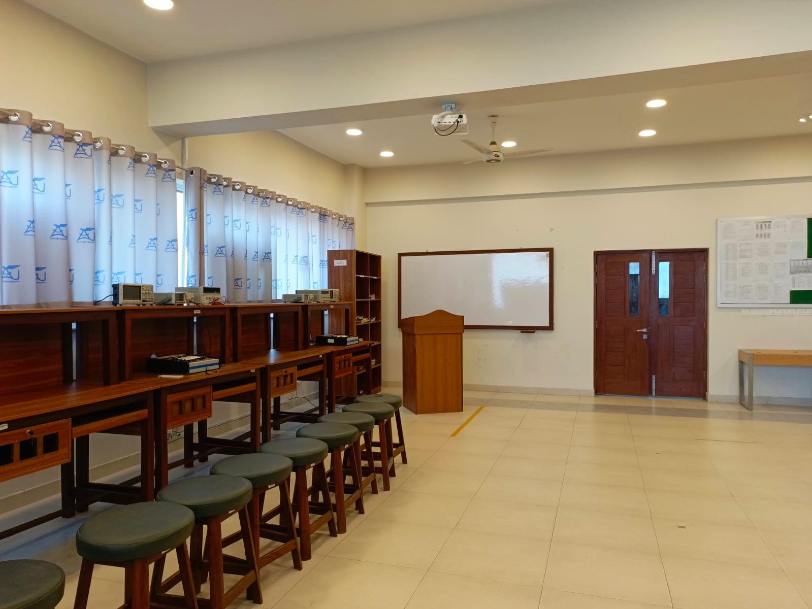 Electronic Lab Image 2