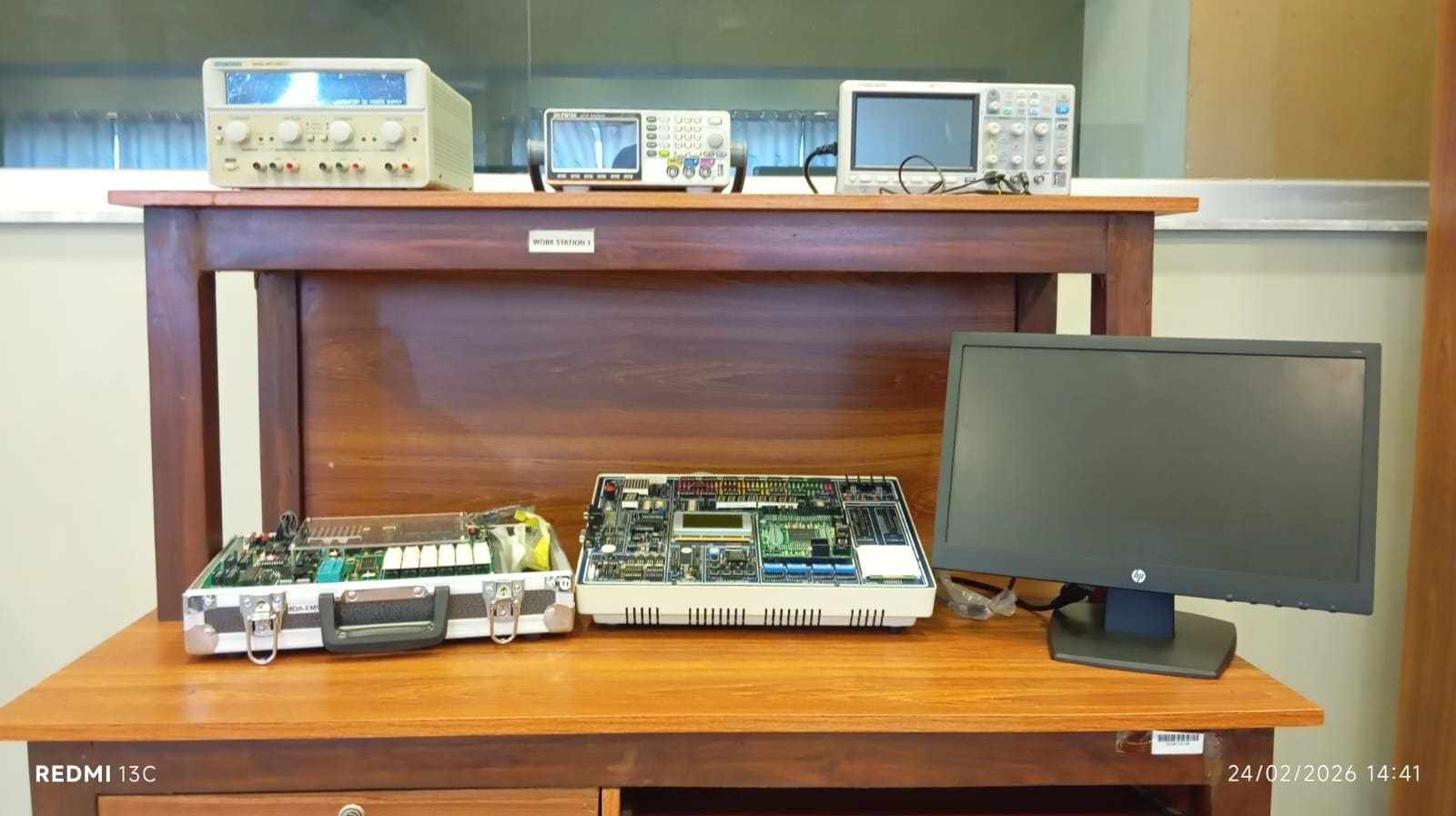 Electronic Lab Image 3
