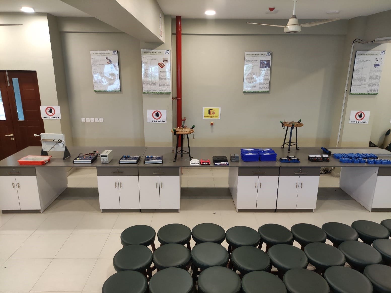 Electronic Lab Image 4