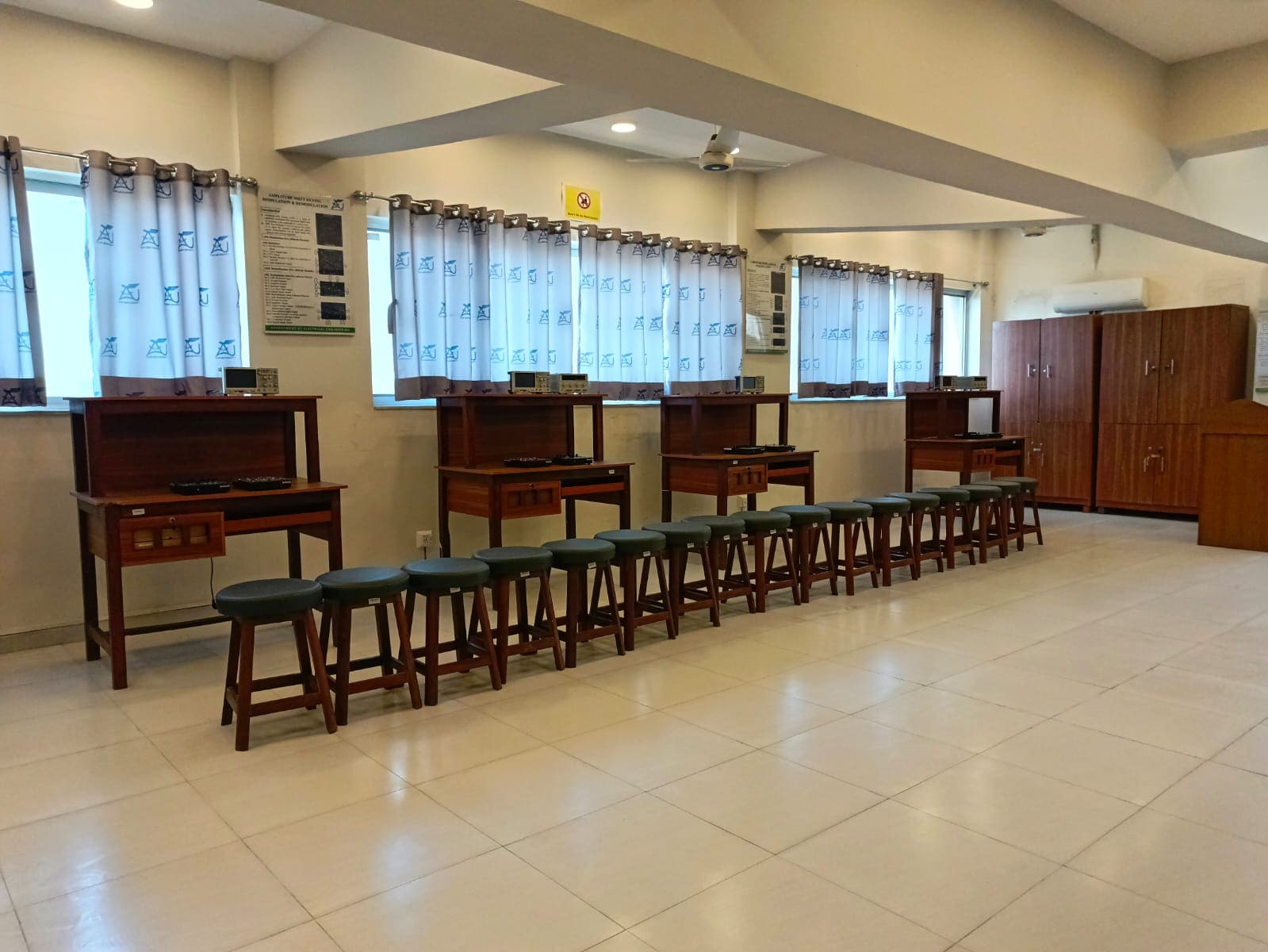 Electronic Lab Image 1