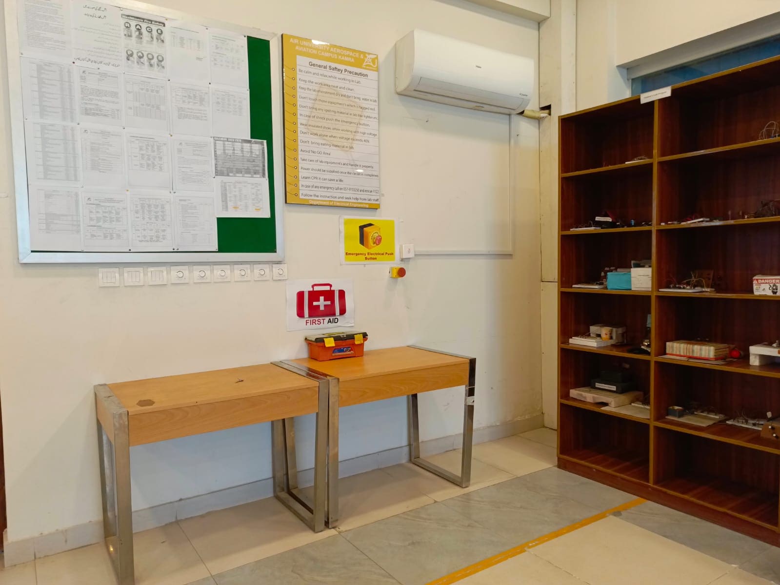 Electronic Lab Image 4