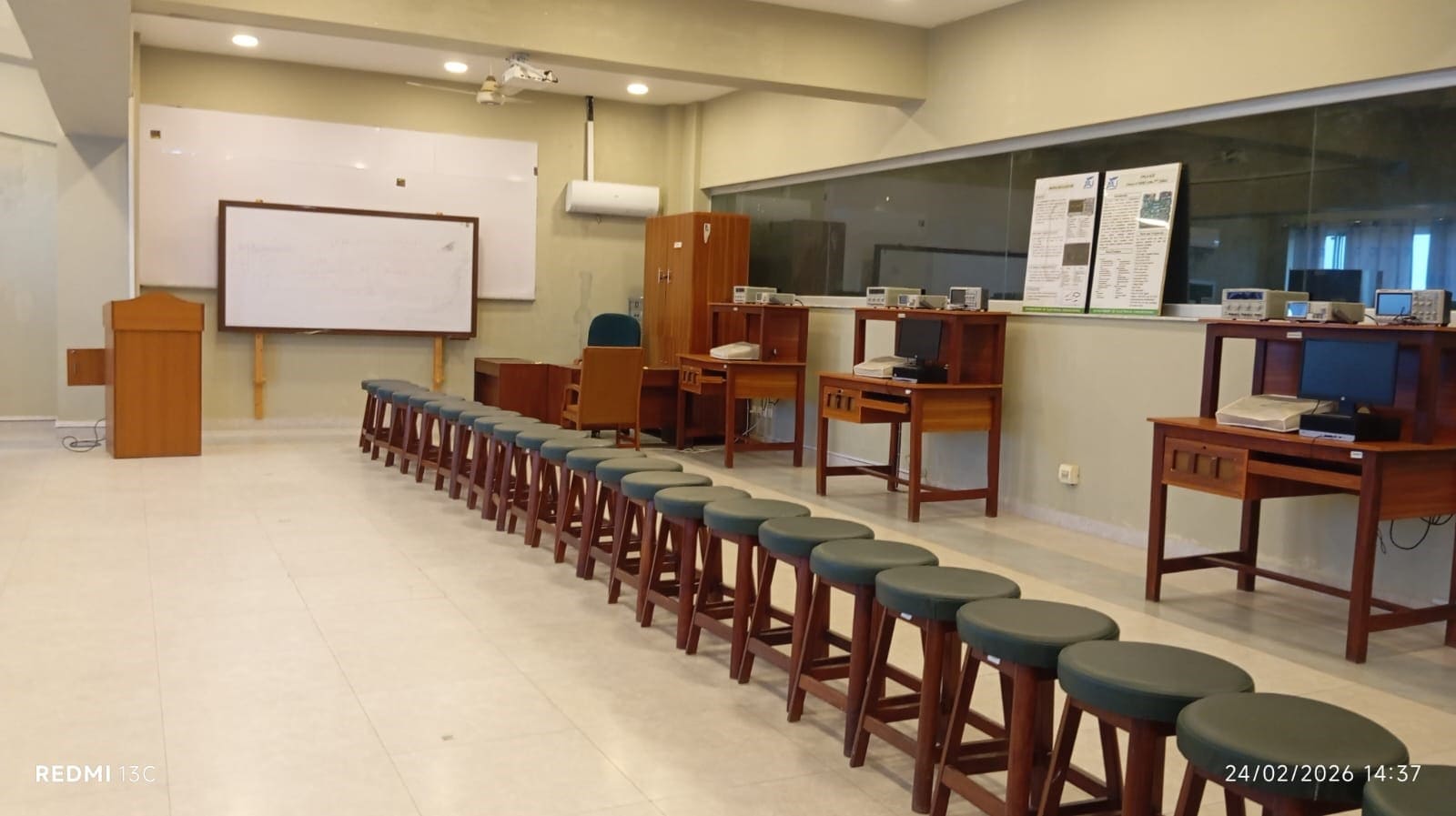 Electronic Lab Image 4