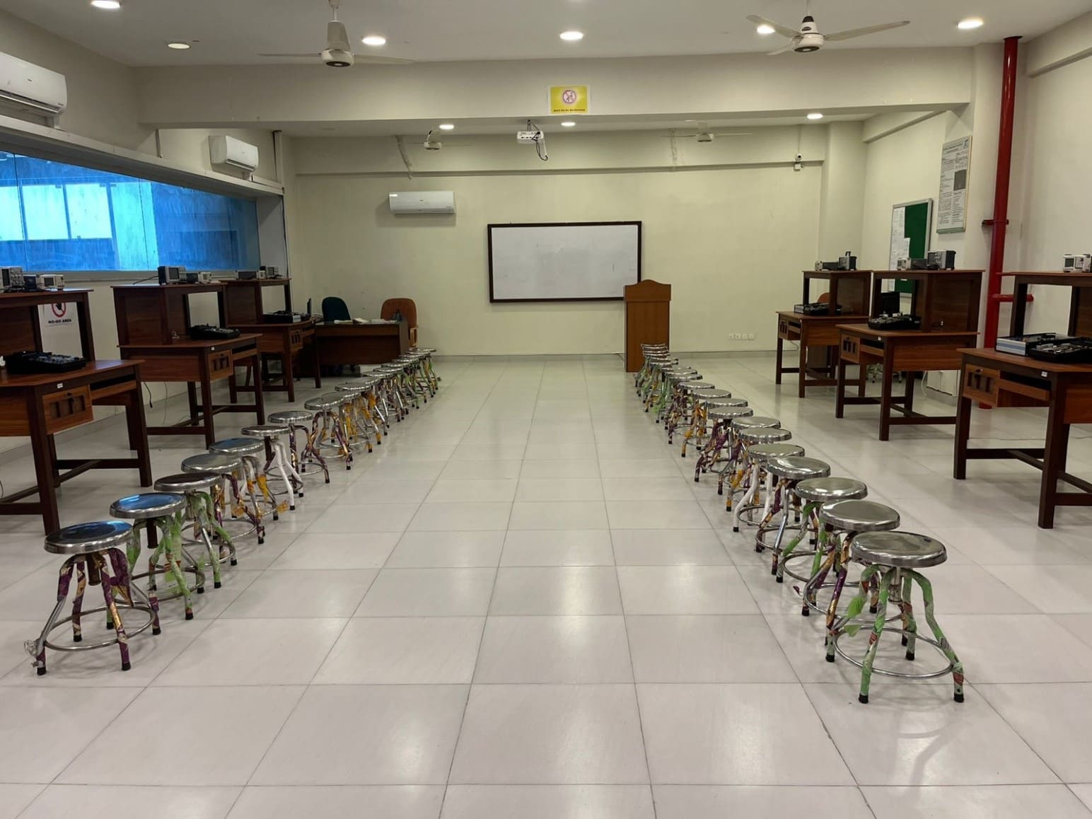 Electronic Lab Image 1