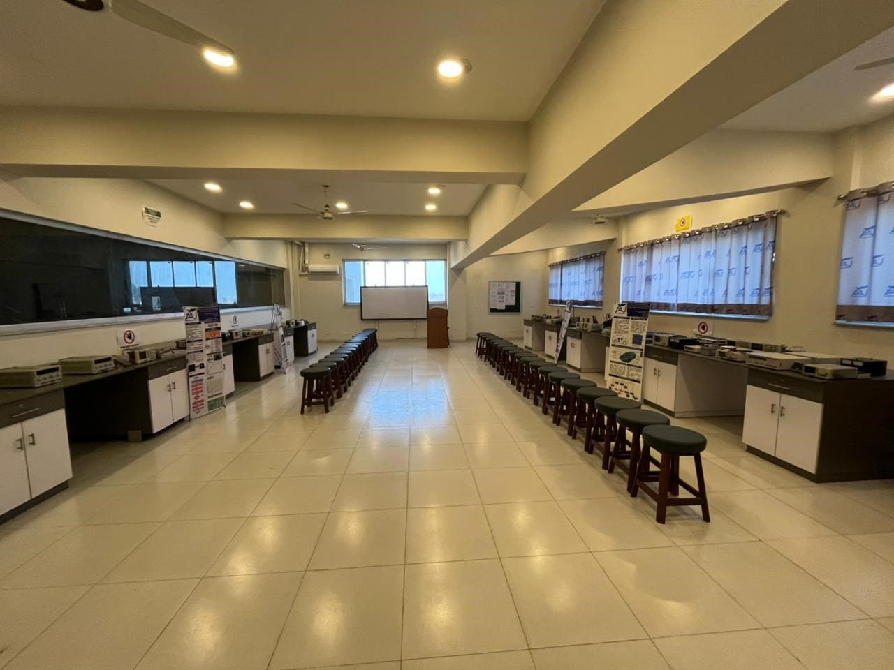 Electronic Lab Image 1